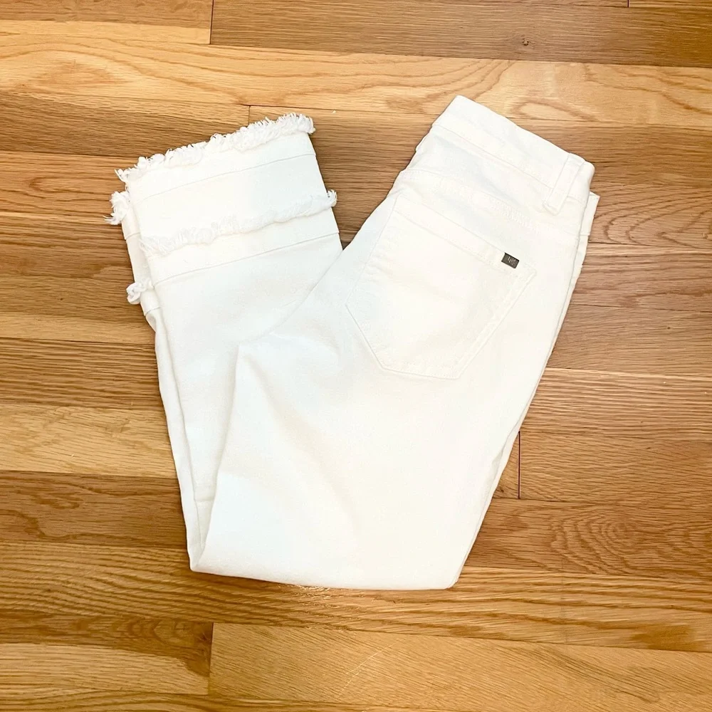 DG2 by Diane Gilman Virtual Stretch Layered Fringe Crop Jean - Picture 11 of 12